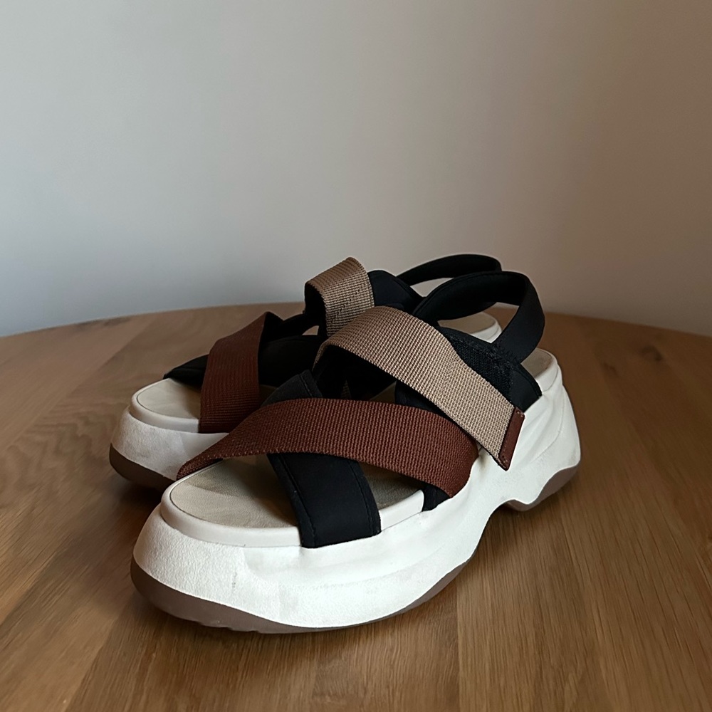 VAGABOND SHOEMAKERS Black Cream Platform Sandals